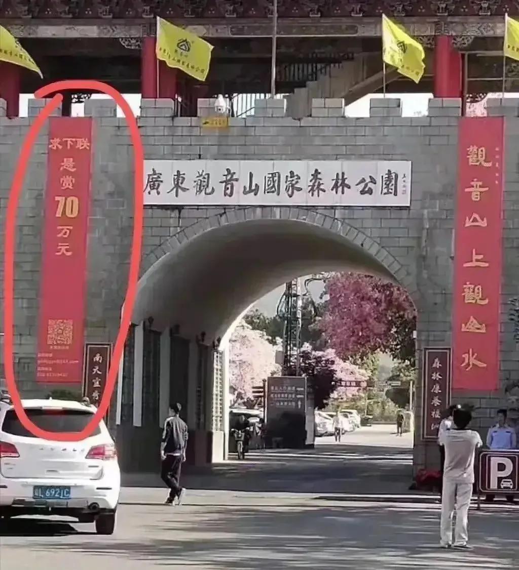 这样的姑娘走在街上,简直是让别人无路可走 这样的姑娘走在街上,简直是让别人无路可走
