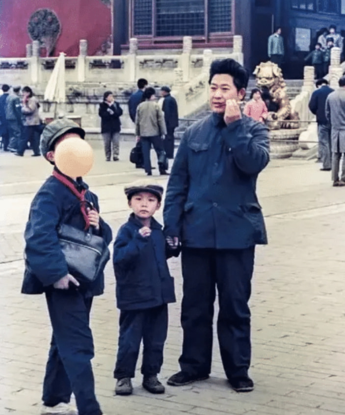 “嫂子出差特地来看望我,看到她做饭的样子,突然喜欢上她了!” “嫂子出差特地来看望我,看到她做饭的样子,突然喜欢上她了!”