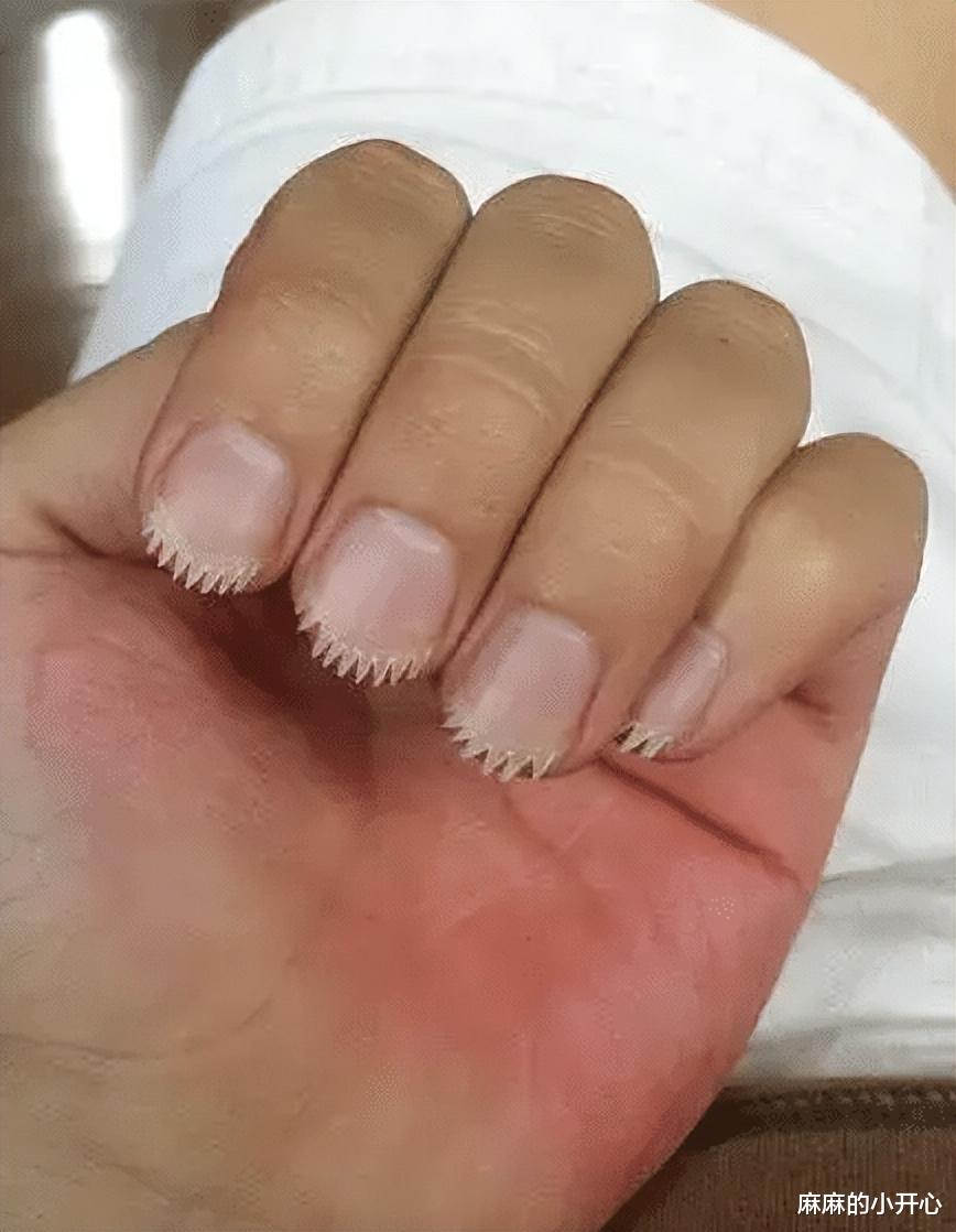 “回到家发现老婆有些凌乱,明显反抗过,我要不要原谅她?” “回到家发现老婆有些凌乱,明显反抗过,我要不要原谅她?”