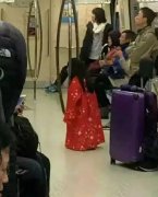 刚上地铁吓死宝宝了 刚上地铁吓死宝宝了