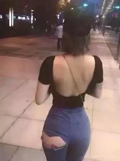 媳妇大晚上的,裤子破这么大一个洞,不尴尬吗 媳妇大晚上的,裤子破这么大一个洞,不尴尬吗
