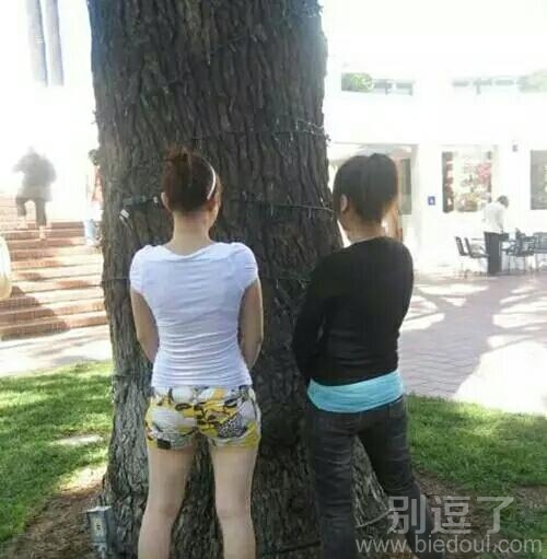 妹子这是在干嘛？