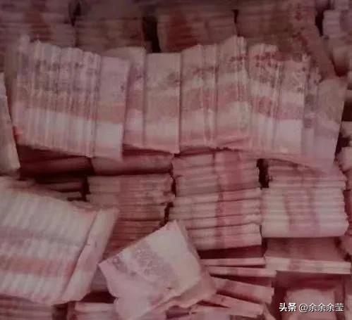 精彩段子爆笑神图:试问哪个男人能拒绝奥特曼的诱惑? 精彩段子爆笑神图:试问哪个男人能拒绝奥特曼的诱惑?