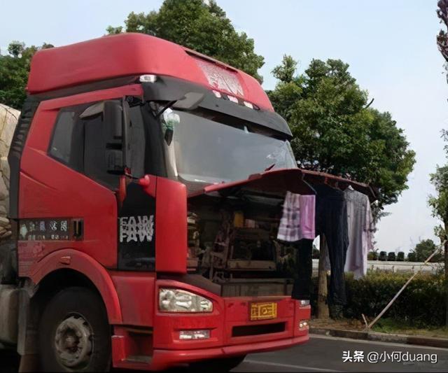 每日一笑:妈妈说,这样喝水可以少洗一个杯子 每日一笑:妈妈说,这样喝水可以少洗一个杯子