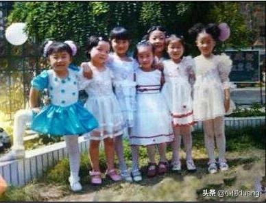 每日一笑:妈妈说,这样喝水可以少洗一个杯子 每日一笑:妈妈说,这样喝水可以少洗一个杯子