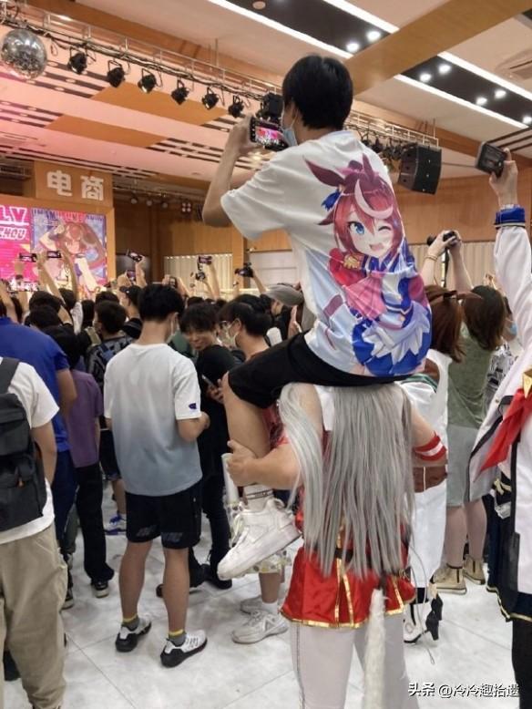 爆笑囧图神评论~真的没感觉吗?要不我再加一根手指试试? 爆笑囧图神评论~真的没感觉吗?要不我再加一根手指试试?