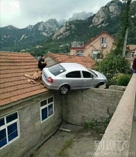 又是女司机的杰作 又是女司机的杰作