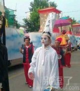 村里的庙会是这样子的