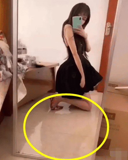 “千万不要随便发朋友圈,你永远不知道下一秒会发生什么...”哇哈哈哈~ “千万不要随便发朋友圈,你永远不知道下一秒会发生什么...”哇哈哈哈~