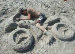 哎呦这摩托车不错哦