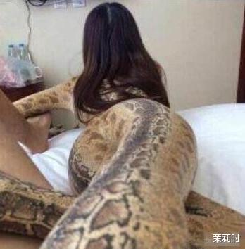 果然是长的好看,穿啥衣服都任性!这走在街上都不觉得尴尬么?哇哈哈 果然是长的好看,穿啥衣服都任性!这走在街上都不觉得尴尬么?哇哈哈