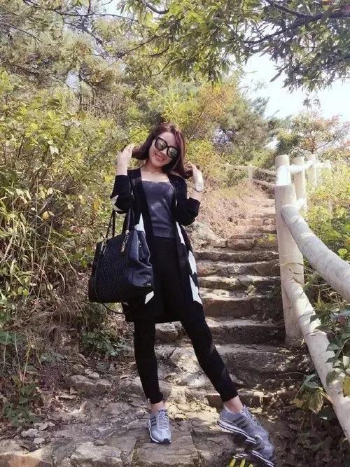 跟着嫂子去爬山,她让我跟在她后面,我实在爬不动了,该咋办? 跟着嫂子去爬山,她让我跟在她后面,我实在爬不动了,该咋办?