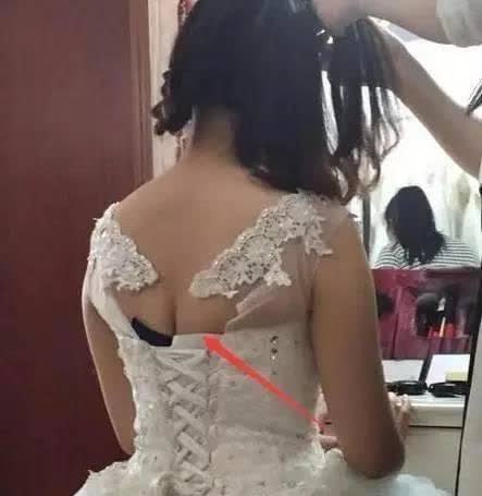 妹子打算去约会吗?可你裙里面的内衬忘记撩下来了,看着多尴尬啊 妹子打算去约会吗?可你裙里面的内衬忘记撩下来了,看着多尴尬啊