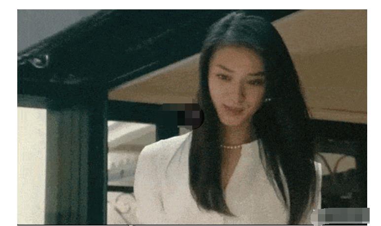 女闺蜜发来了两张照片,问我那个照片好看,这是啥意思啊?尴尬 女闺蜜发来了两张照片,问我那个照片好看,这是啥意思啊?尴尬