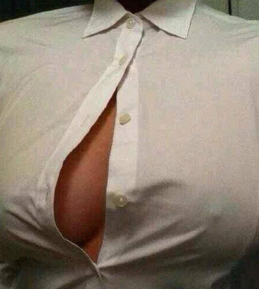 大胸图片 直接崩开了 大胸图片 直接崩开了