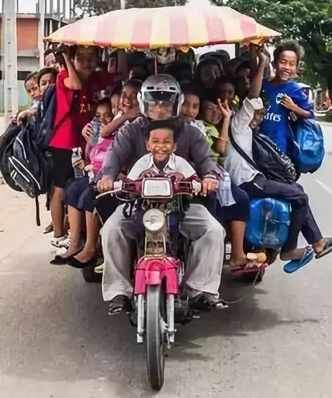 发几张不正经的照片给你看看,专治不开心~ 发几张不正经的照片给你看看,专治不开心~