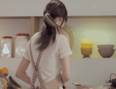 搞笑段子:老公,快点出来别害怕了,咱俩都已经结婚半年了 搞笑段子:老公,快点出来别害怕了,咱俩都已经结婚半年了