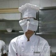 酱紫炒菜油就不会崩到脸上了