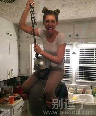 姑娘玩啥呢...