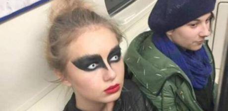 搞笑图:竟然用妹子跳绳,你们女人真会玩 搞笑图:竟然用妹子跳绳,你们女人真会玩