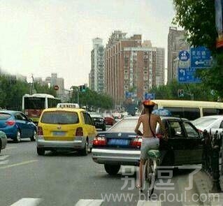 小哥你是从哪穿越来的