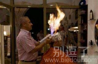 不用说这是要做出爆炸的效果