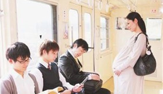 公车美女怀孕，媳妇竟然