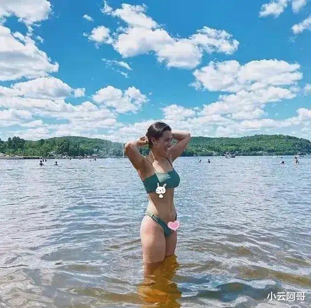 钟丽缇大女儿,太惊艳了!海边穿泳衣玩耍,皮肤白皙,身材丰腴快赶上钟丽缇了! 钟丽缇大女儿,太惊艳了!海边穿泳衣玩耍,皮肤白皙,身材丰腴快赶上钟丽缇了!