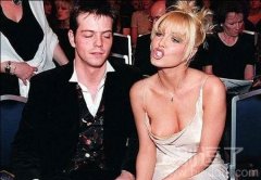 偷窥是男人的本性 偷窥是男人的本性