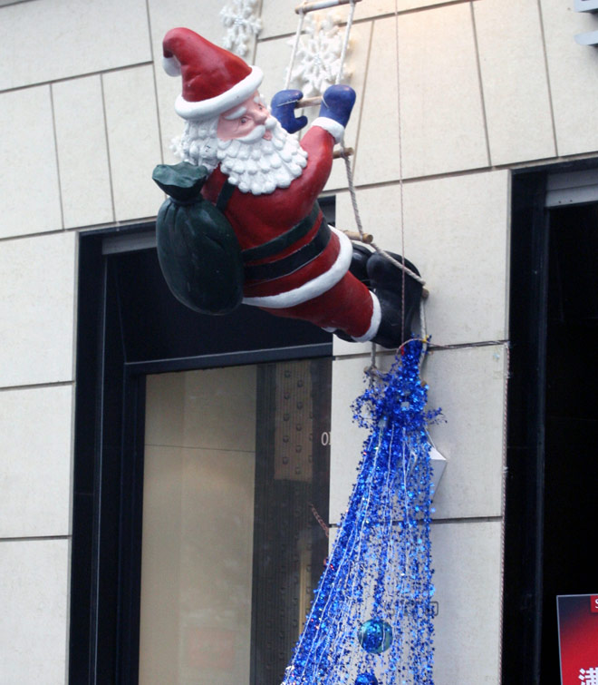 圣诞节到了,圣诞老人都在忙些啥呢？