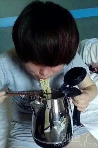 这么吃泡面也是够了