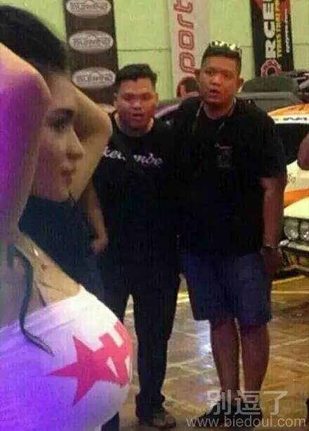 妹子，我很嫉妒你的
