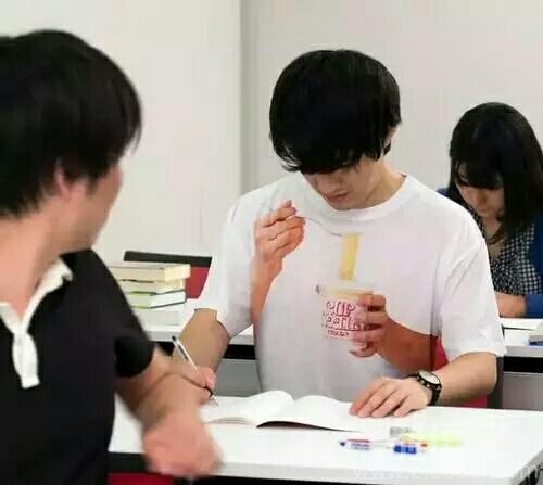 第一眼确实有点误会了
