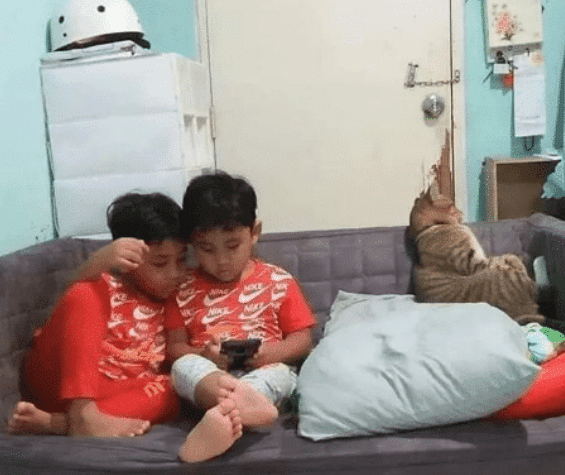 “有个好色女朋友是一种什么体验?”哇哈哈哈...这谁能招架住啊? “有个好色女朋友是一种什么体验?”哇哈哈哈...这谁能招架住啊?