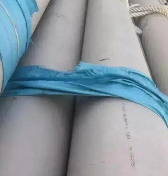 “伴娘怕抢了新娘风头躲在角落里玩手机!”评论区都沸腾了啊!哈哈哈~ “伴娘怕抢了新娘风头躲在角落里玩手机!”评论区都沸腾了啊!哈哈哈~