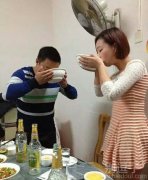 和女汉子喝酒，压力有点大