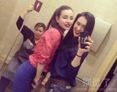 大妈颜值不高但是能抢镜呀