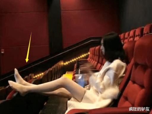 “有谁可以吧这个人P成白种人?我尽力了。”哈哈哈,网友这波操作满分啊 “有谁可以吧这个人P成白种人?我尽力了。”哈哈哈,网友这波操作满分啊