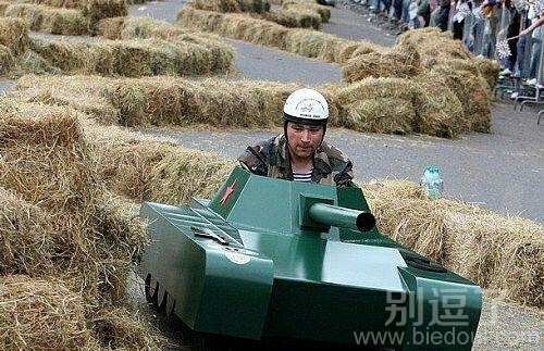 这个坦克也太微型了吧
