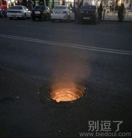 有灯光的洞。。。