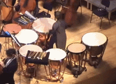 阿根廷音乐家毛里西奥·卡赫尔的《定音鼓协奏曲》