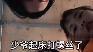 轻松一刻：姐姐真好看，像小卡片上的美女