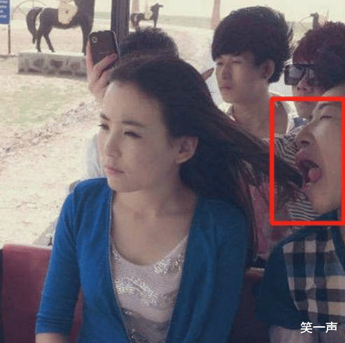 “从老婆包里翻出来的东西,朋友看到后劝我离婚,这是为啥?”哈哈哈哈 “从老婆包里翻出来的东西,朋友看到后劝我离婚,这是为啥?”哈哈哈哈