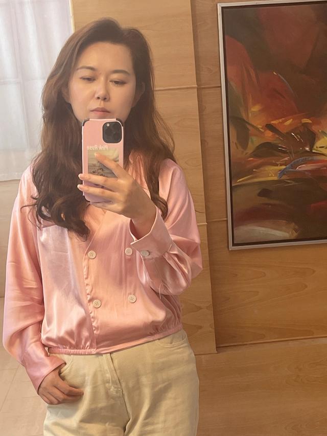 搞笑神评:40CM的裙子你们敢穿吗?太短了,我接受不了 搞笑神评:40CM的裙子你们敢穿吗?太短了,我接受不了