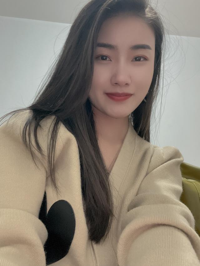 搞笑神评:40CM的裙子你们敢穿吗?太短了,我接受不了 搞笑神评:40CM的裙子你们敢穿吗?太短了,我接受不了