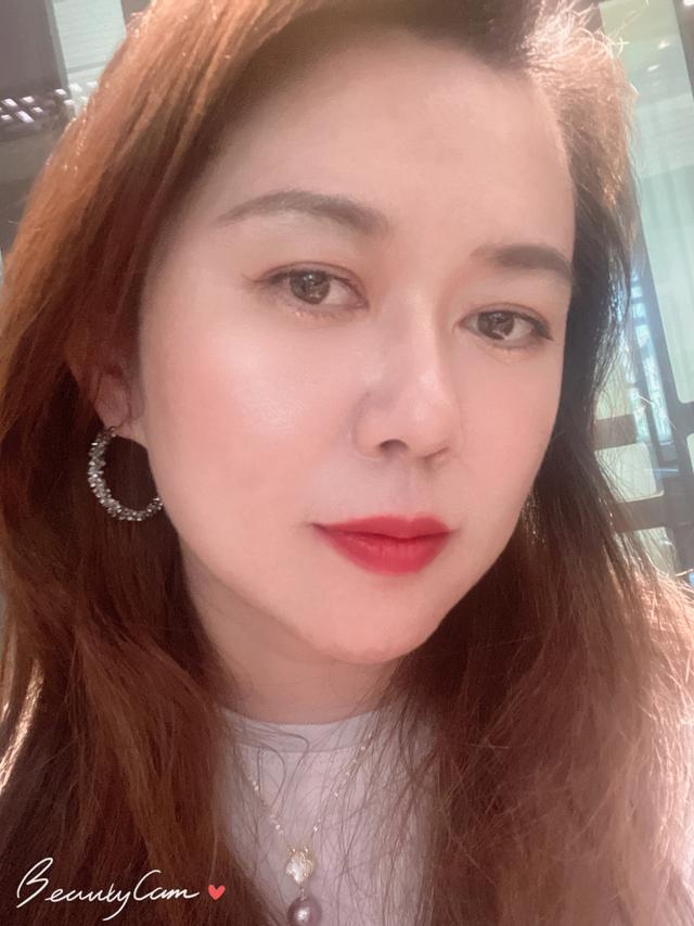 搞笑神评:40CM的裙子你们敢穿吗?太短了,我接受不了 搞笑神评:40CM的裙子你们敢穿吗?太短了,我接受不了