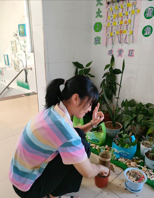 搞笑神评:40CM的裙子你们敢穿吗?太短了,我接受不了 搞笑神评:40CM的裙子你们敢穿吗?太短了,我接受不了