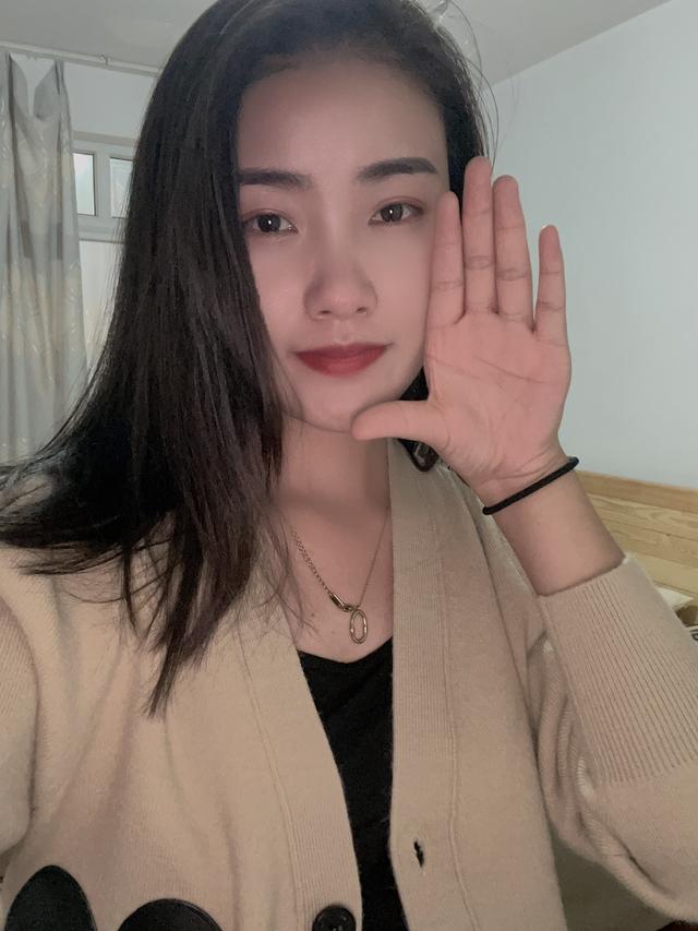 搞笑神评:40CM的裙子你们敢穿吗?太短了,我接受不了 搞笑神评:40CM的裙子你们敢穿吗?太短了,我接受不了