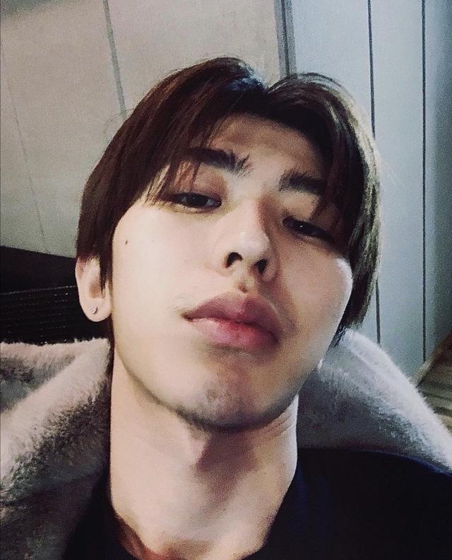 搞笑神评:40CM的裙子你们敢穿吗?太短了,我接受不了 搞笑神评:40CM的裙子你们敢穿吗?太短了,我接受不了