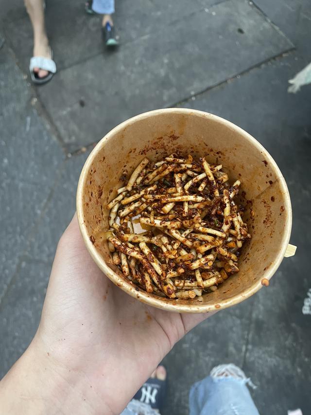搞笑神评:40CM的裙子你们敢穿吗?太短了,我接受不了 搞笑神评:40CM的裙子你们敢穿吗?太短了,我接受不了